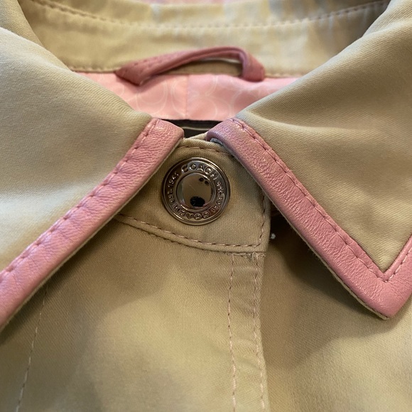 Coach light jacket 🧥 - Picture 4 of 5